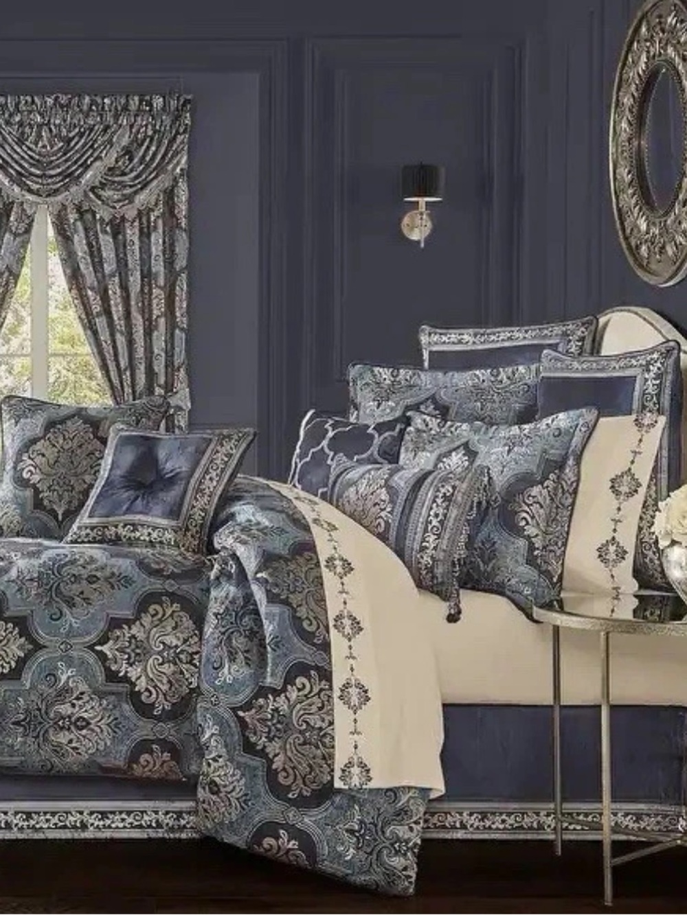 J. Queen New York Middlebury 4-Piece Comforter Set  Sz QUEEN. MSSING ONE SHAM